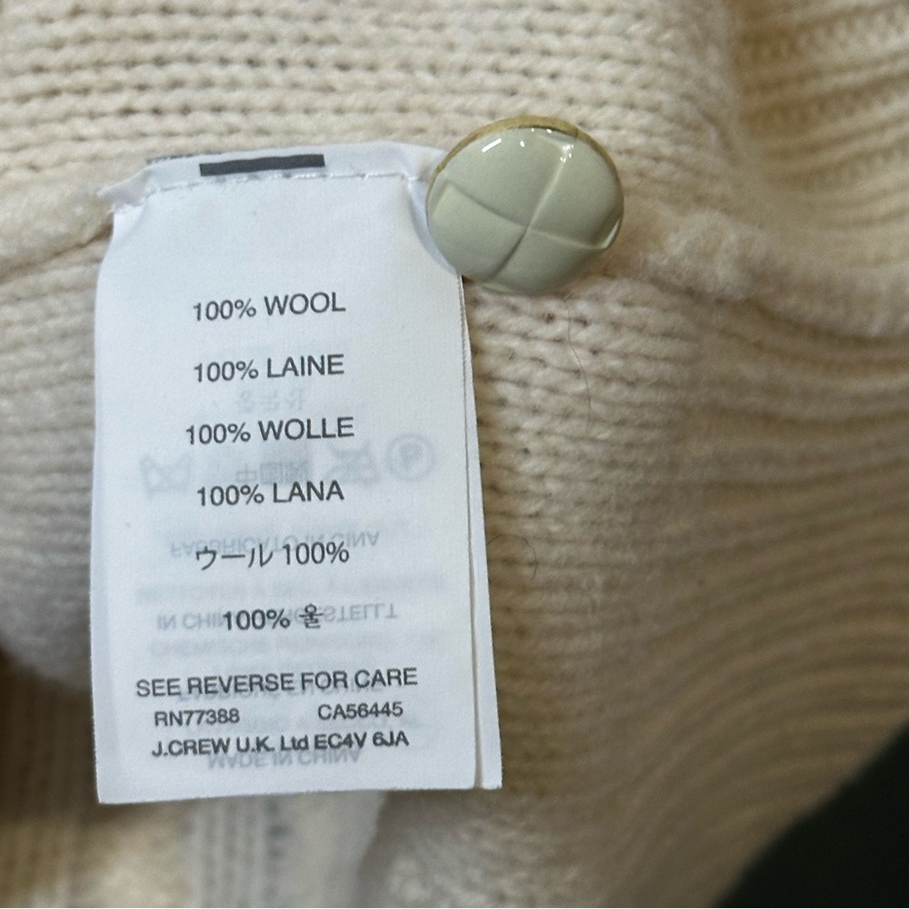 J CREW Size M Cream Wool Cable Knit Pullover Sweater w/ Shoulder Buttons - Picture 6 of 6